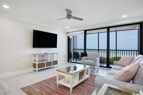 Sundial A208- Stunning Beachfront 2BR at Sundial