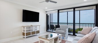 Sundial A208- Stunning Beachfront 2BR at Sundial