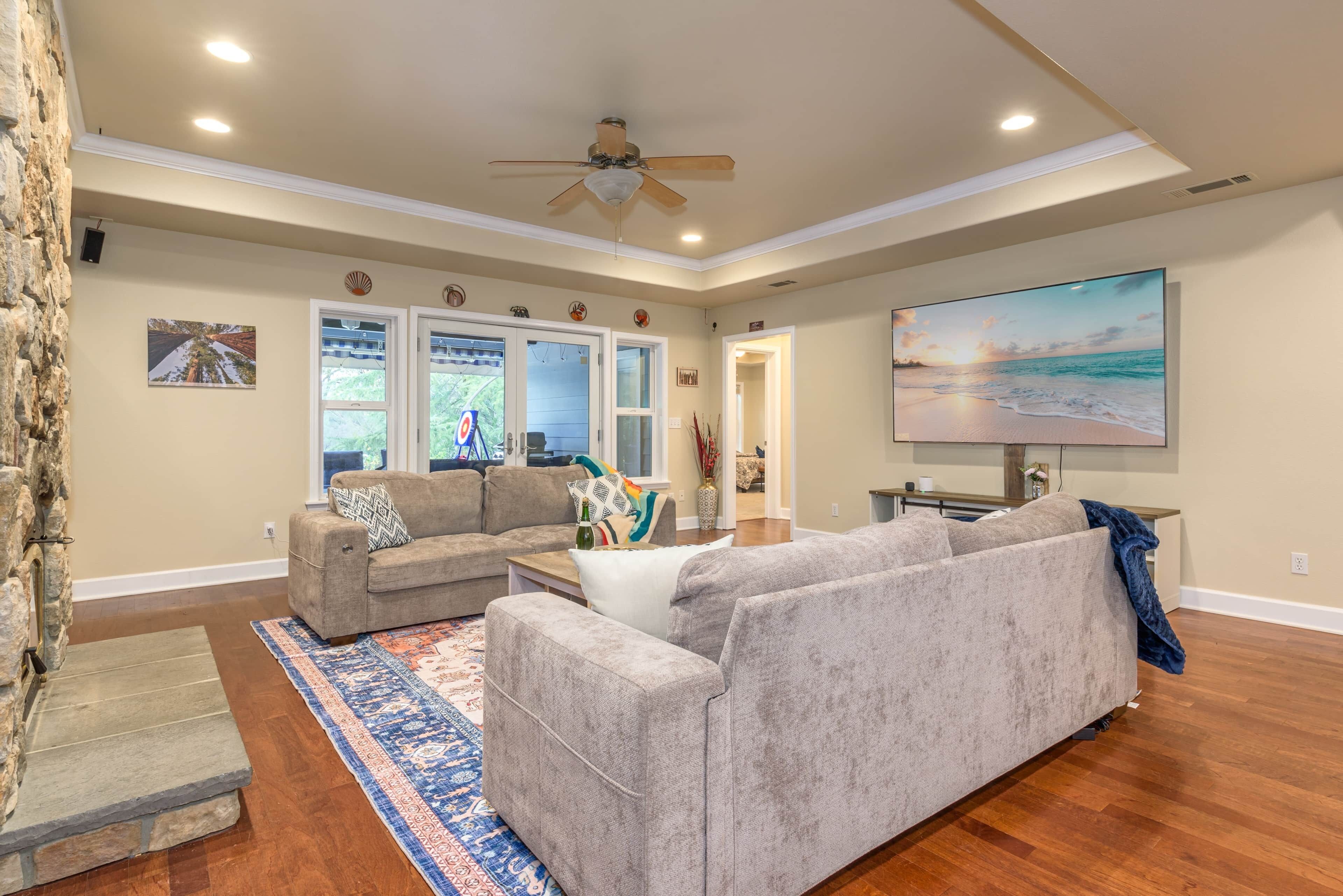 壁炉、桌上足球、乒乓球、立体声音响