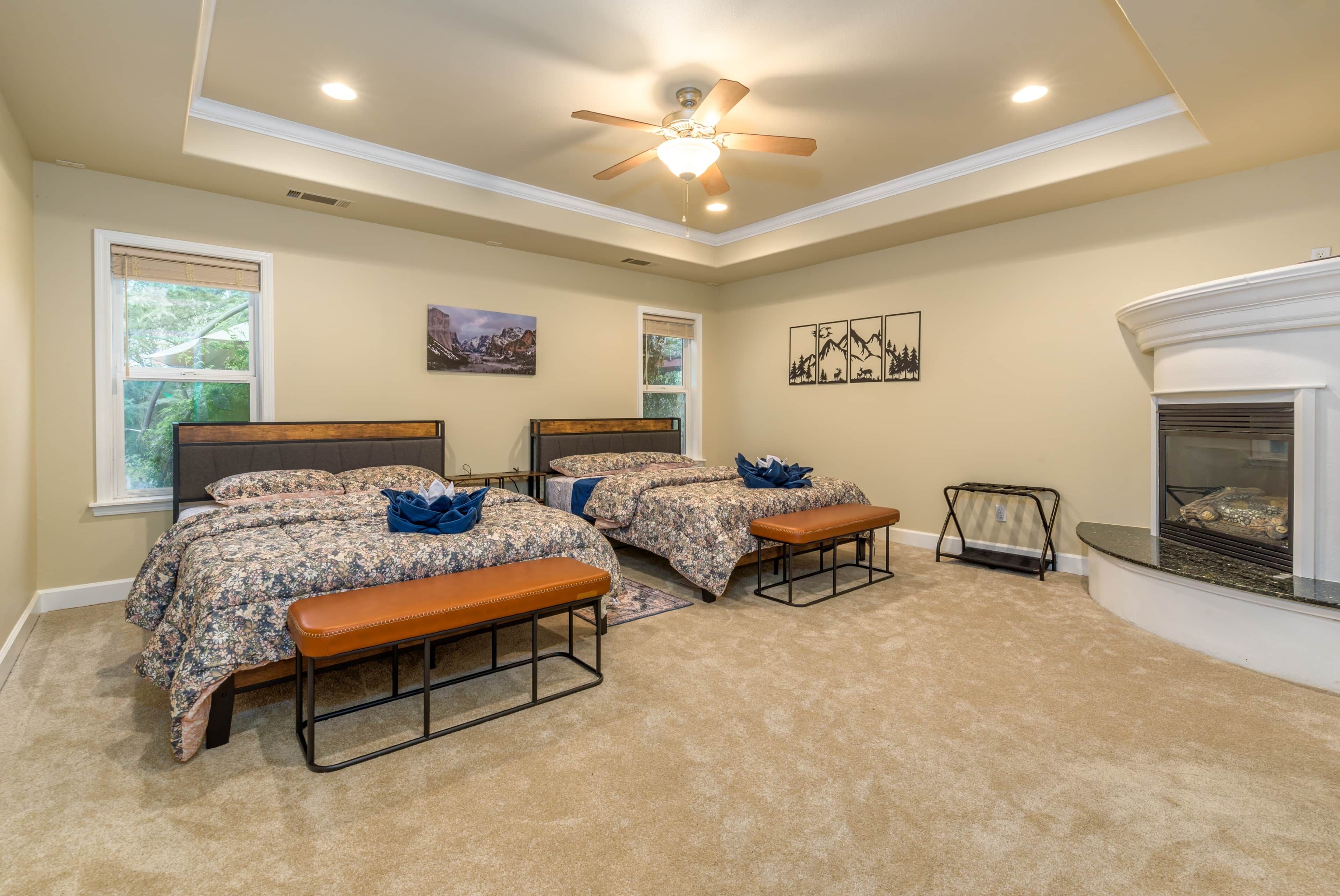 4 bedrooms, desk, iron/ironing board, travel cot