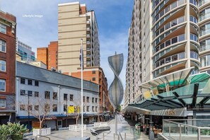 Balcony - MetaWise 1Bed Next to ICC Darling Harbour 31 (Sydney)