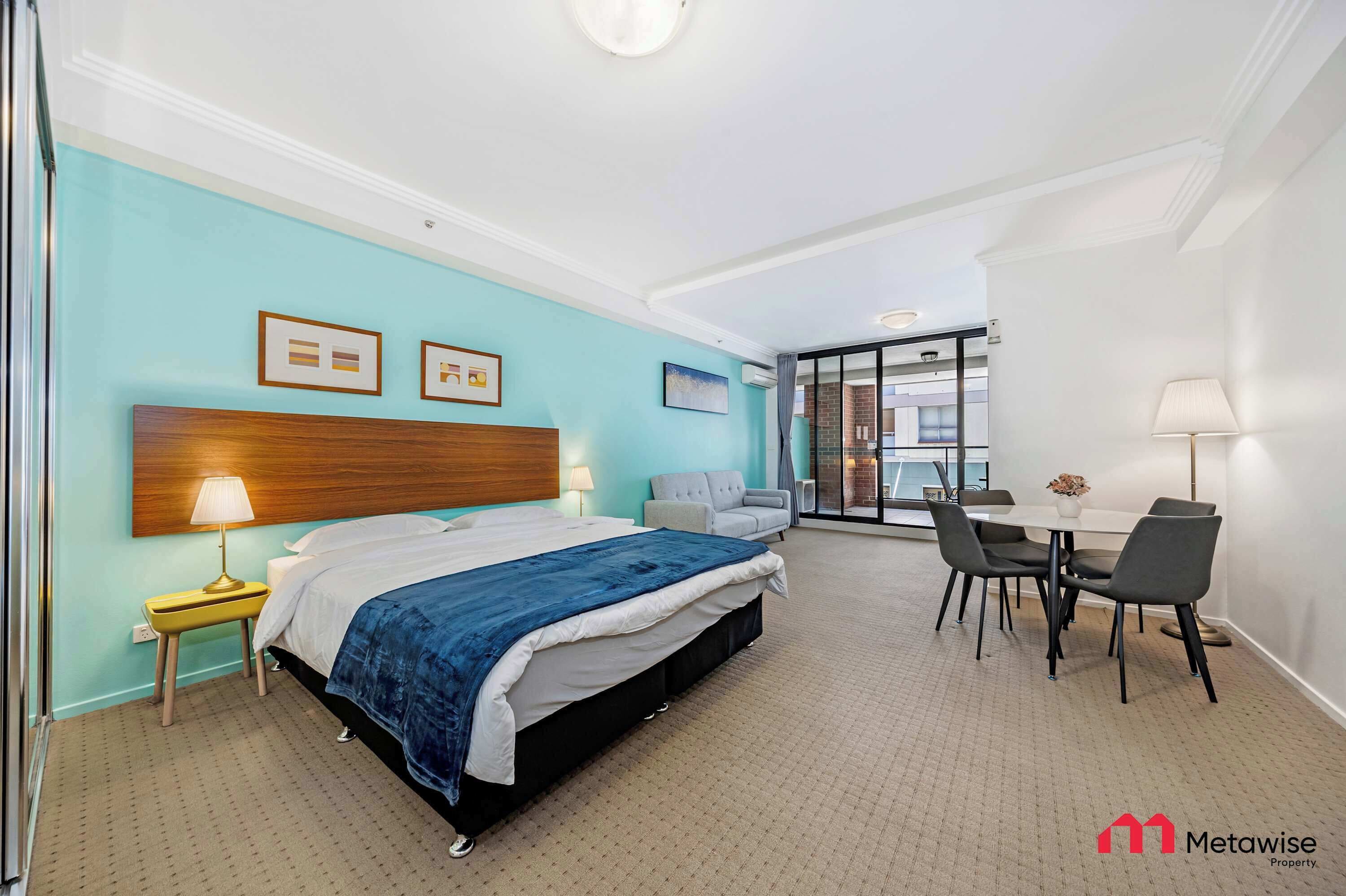 1 bedroom, desk, iron/ironing board, WiFi