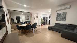 Leilighet, 2 soverom, tilgjengelighetstilpasset, balkong | Lounge