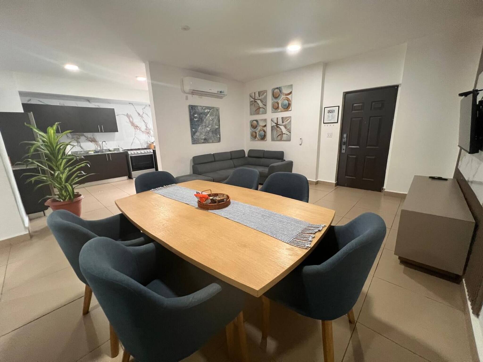 Apartment, 2 Bedrooms, Accessible, Balcony | Dining