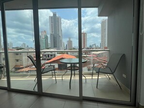 Apartment, 2 Bedrooms, Accessible, Balcony | Interior