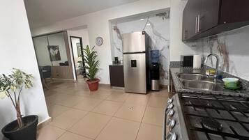 Apartment, 2 Bedrooms, Accessible, Balcony | Private kitchen
