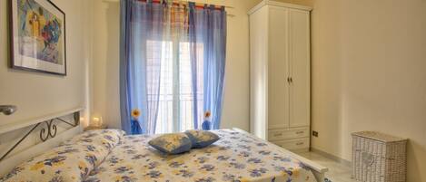 1 bedroom, iron/ironing board, bed sheets