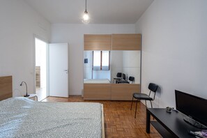 2 slaapkamers, een strijkplank/strijkijzer, wifi, beddengoed