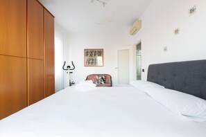 1 bedroom, iron/ironing board, WiFi, bed sheets - GuestHost - Milan- Lorenteggio Balcony Apartment (Milano)