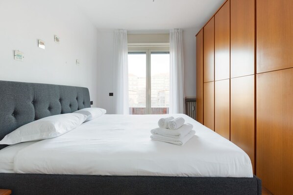 1 slaapkamer, een strijkplank/strijkijzer, wifi, beddengoed