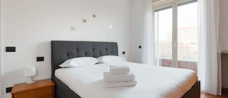 1 habitación, tabla de planchar con plancha, wifi y ropa de cama