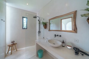 Deluxe villa, 2 slaapkamers | Badkamer
