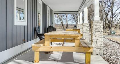 Dock & Panoramic Bay Views: Oconto Retreat!