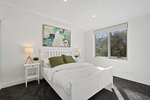 1 habitación, escritorio, tabla de planchar con plancha y wifi 