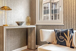 Interior - The Sloane at Signature Suites (Leicester)