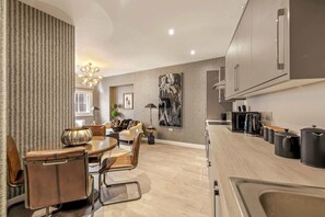Interior - The Sloane at Signature Suites (Leicester)