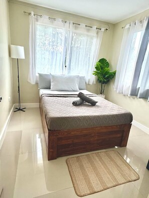 2 bedrooms, iron/ironing board, WiFi, bed sheets - 2-bedroom apartment in Antipolo with WiFi, AC (Antipolo)
