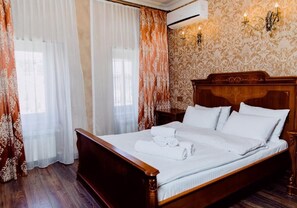 Ropa de cama de alta calidad y minibar 