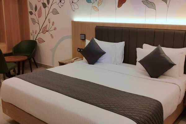 Executive Room | Desk, laptop workspace, iron/ironing board (on request), free WiFi