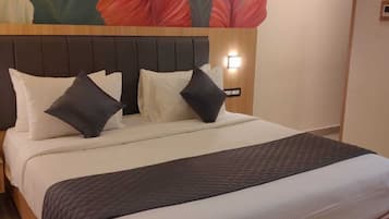 Standard Room | Desk, laptop workspace, iron/ironing board, free WiFi