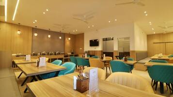Daily buffet breakfast (INR 500 per person)