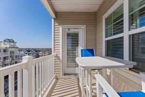 Outdoor dining - Residence 304S at The Sandcastle Condominiums (Wildwood Crest)