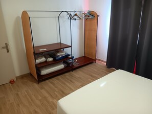 3 Schlafzimmer, Bügeleisen/Bügelbrett, WLAN, Bettwäsche