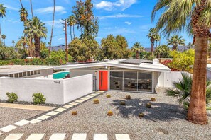 Exterior - Mid-Century Palm Desert Getaway, Close to El Paseo, Sprouts, Great Walking Neighborhood (Palm Desert)