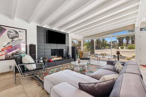 Unclassified image, 5 of 45, button - Mid-Century Palm Desert Getaway, Close to El Paseo, Sprouts, Great Walking Neighborhood (Palm Desert)