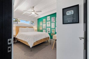 3 bedrooms, desk, iron/ironing board, free WiFi - Mid-Century Palm Desert Getaway, Close to El Paseo, Sprouts, Great Walking Neighborhood (Palm Desert)