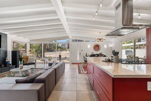 Interior - Mid-Century Palm Desert Getaway, Close to El Paseo, Sprouts, Great Walking Neighborhood (Palm Desert)