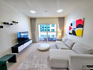 Smart-TV, Tischtennisplatte