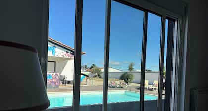 Spacious quiet charming villa with private pool and close to Lisbon