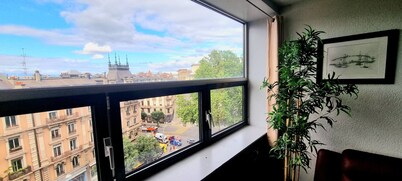 Stylish Geneva Apartment with Stunning Views