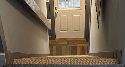 Charming studio w/WiFi & AC in welcoming Amenia w/seasonal heated pool