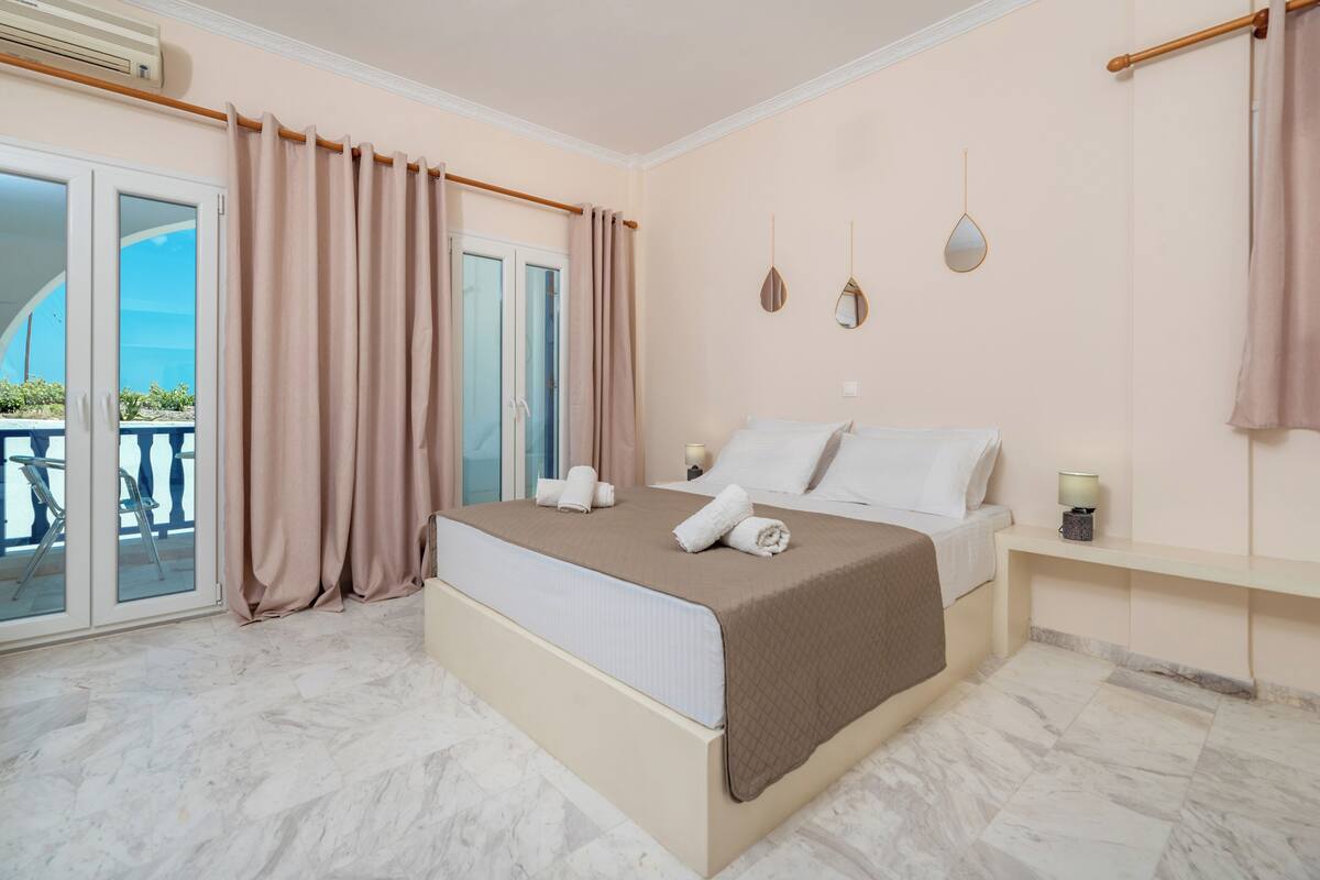 Double or Twin Room, Balcony | Free WiFi, bed sheets