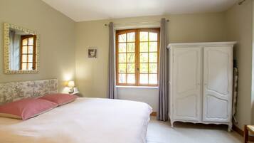 2 slaapkamers, een strijkplank/strijkijzer, wifi, beddengoed