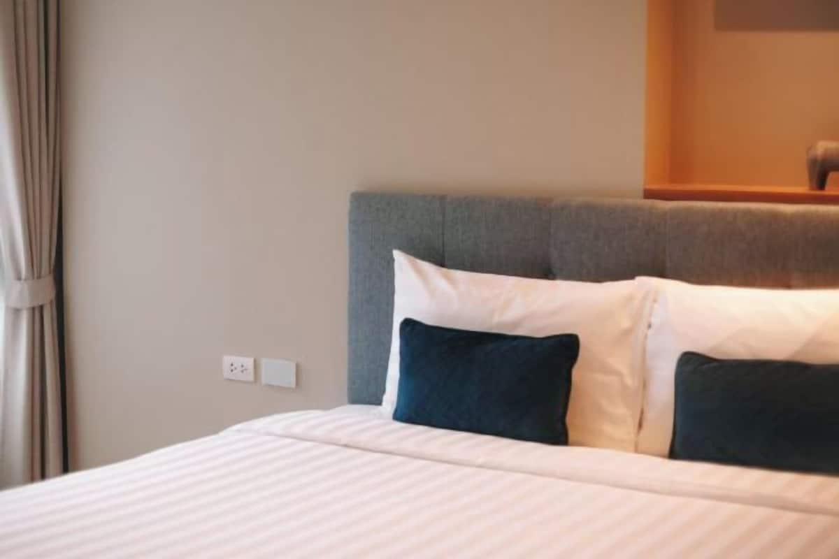 1 bedroom, in-room safe, iron/ironing board, free WiFi