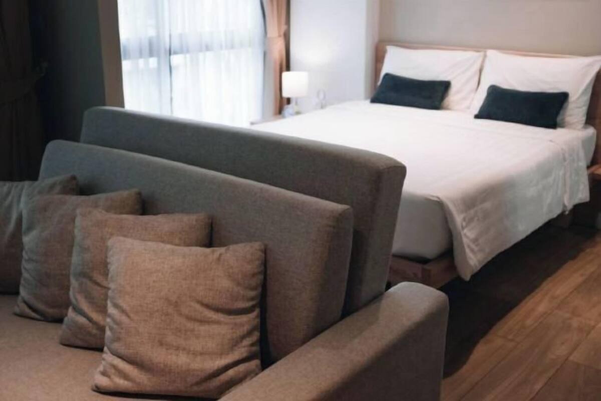 1 bedroom, in-room safe, iron/ironing board, free WiFi