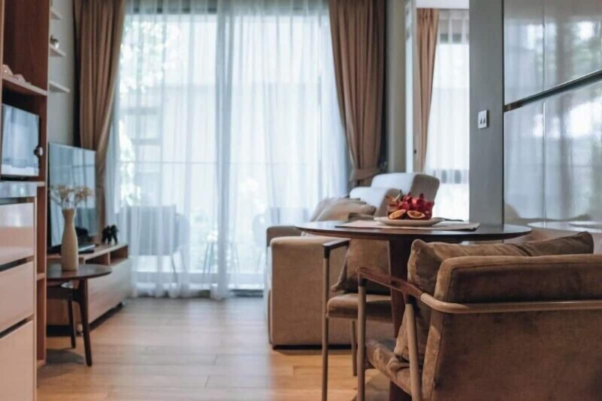 Estudio Deluxe, balcón | Servicio a la habitación