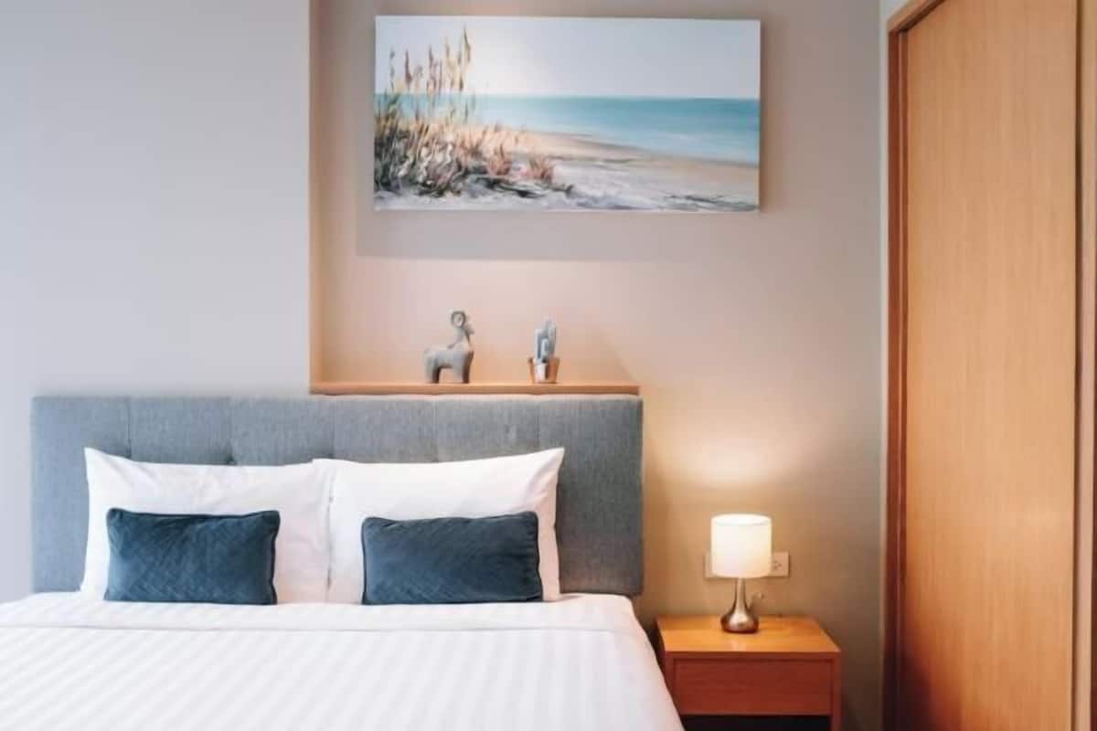 1 bedroom, in-room safe, iron/ironing board, free WiFi