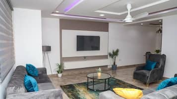 Departamento, 2 habitaciones, balcón, vista a la alberca | Sala de estar