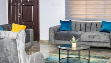 Apartment, 2 Bedrooms, Balcony, Pool View | Living room