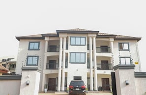 Exterior - Luxecom Apartments, Your Dream Stay Starts Here! (Madina)