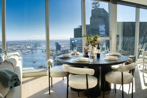 Luxury Apartment | Living area | Flat-screen TV - Park Avenue - Melbourne (Melbourne)