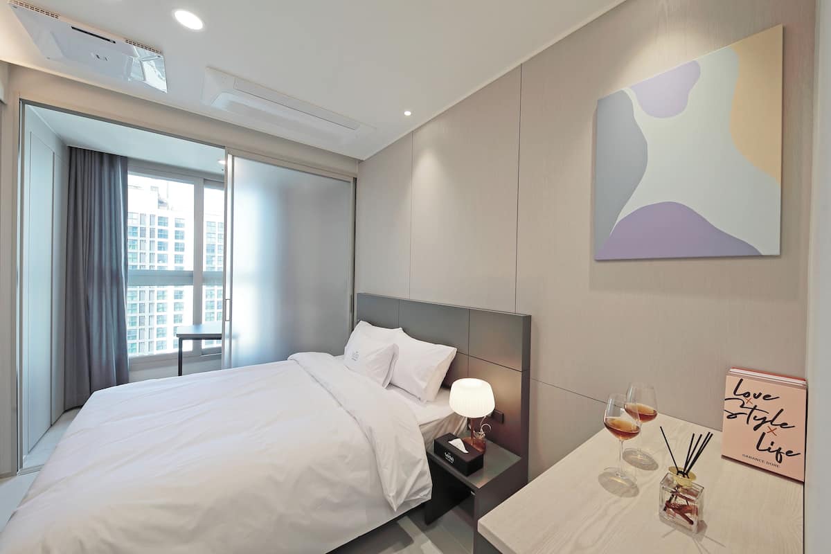 Ropa de cama de alta calidad, camas con pillow-top y wifi gratis