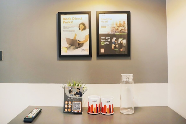 Deluxe İki Ayrı Yataklı Oda | Dizüstü bilgisayar çalışma alanı, ütü/ütü masası