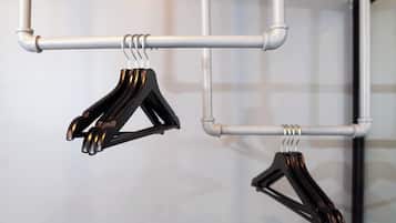 Deluxe Twin Room | Wardrobe