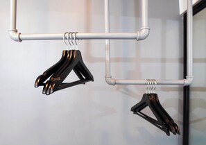 Deluxe Twin Room | Wardrobe - mySTAY BGC West (Makati)