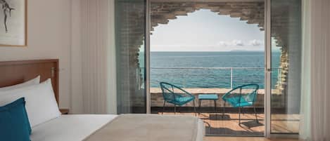 2 makuuhuonetta, minibaari, tallelokero huoneessa, pimennysverhot